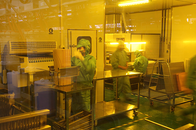 PCB線路板方孔和圓孔有什么區別？ PCB方孔板制作